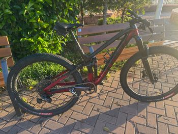 Used Trek Fuel EX 9.8 2020 2020 Mountainbike, Red, 27.5, 29 — image 3 of 11