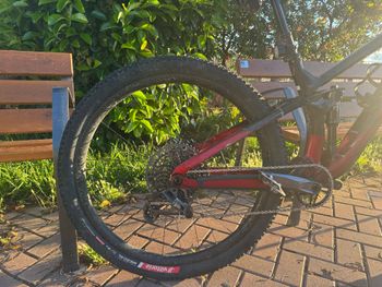 Used Trek Fuel EX 9.8 2020 2020 Mountainbike, Red, 27.5, 29 — image 2 of 11