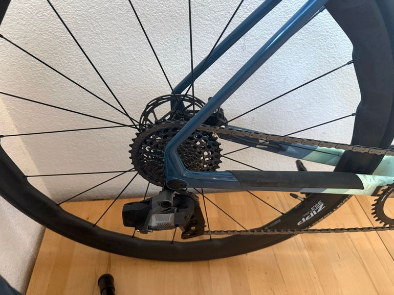 Used Canyon Inflite CF SL 7 AXS 2024 2024 Road & Gravel, Green — image 3 of 5