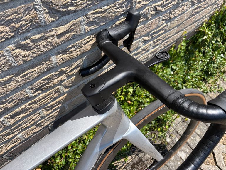 Used Lapierre Xelius DRS 8.0 AXS 2025 2025 Road & Gravel, Light Gray — image 4 of 14