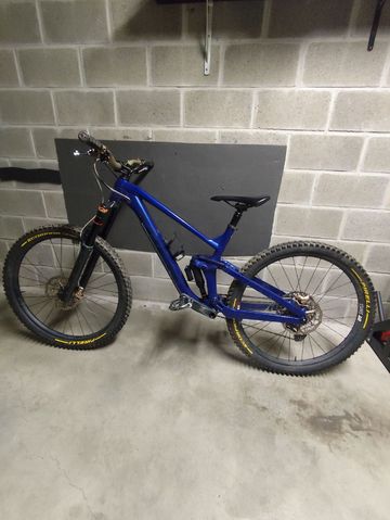 Brugt Trek Slash 8 Gen 5 2023 2023 Mountainbike — billede 2 af 6