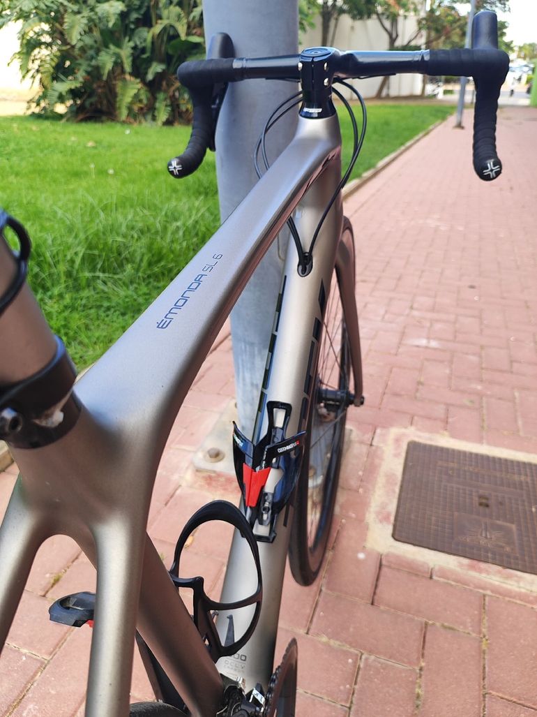 Used Trek Émonda SL 6 Disc 2021 2021 Road & Gravel, Light Gray — image 4 of 6