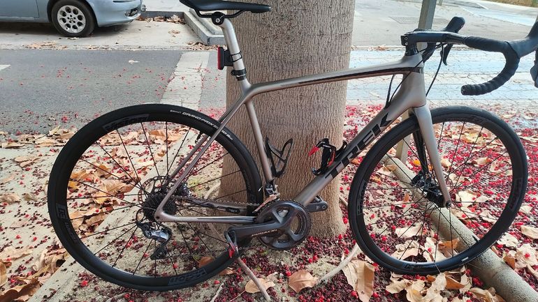 Used Trek Émonda SL 6 Disc 2021 2021 Road & Gravel, Light Gray — image 6 of 6