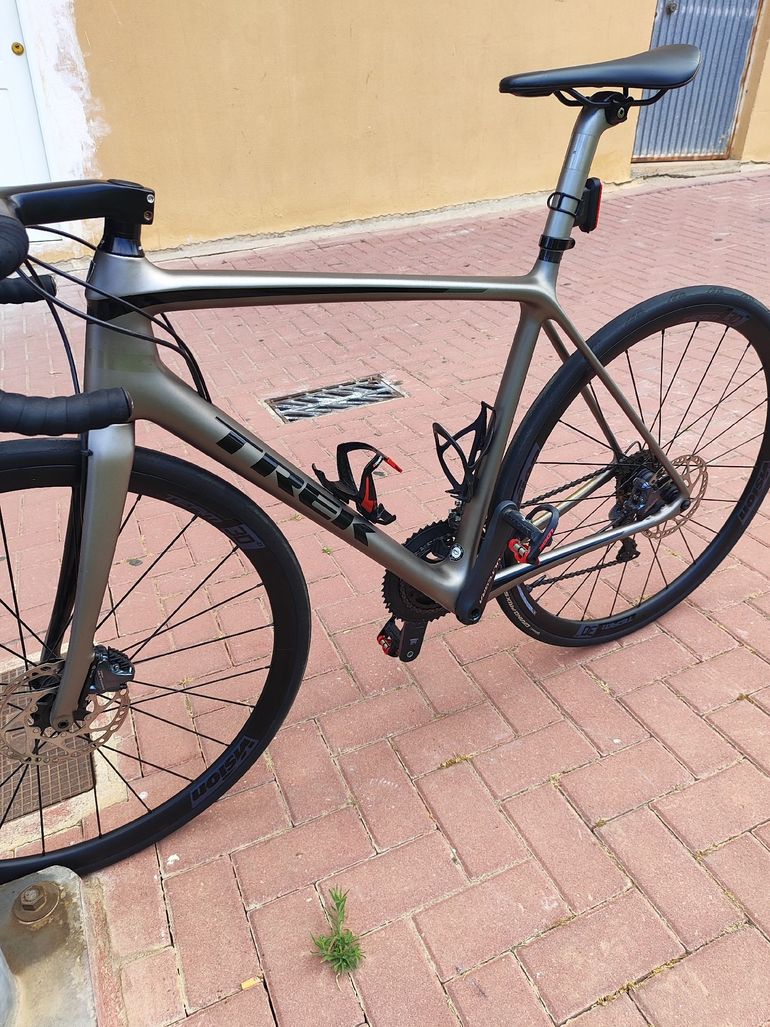 Used Trek Émonda SL 6 Disc 2021 2021 Road & Gravel, Light Gray — image 2 of 6