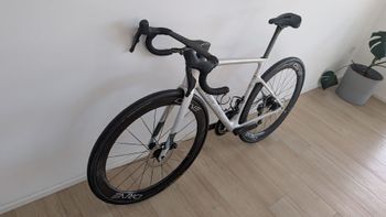 Used Evolve Custom Shimano 105 Di2 2025 Road & Gravel, Light Gray — image 4 of 5
