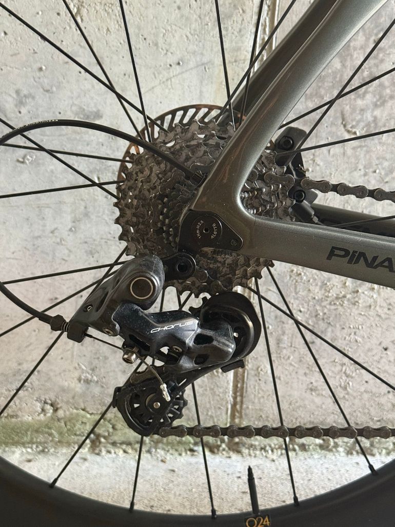 Used Pinarello Dogma Campagnolo Chorus 2023 Road & Gravel, Light Gray — image 3 of 5