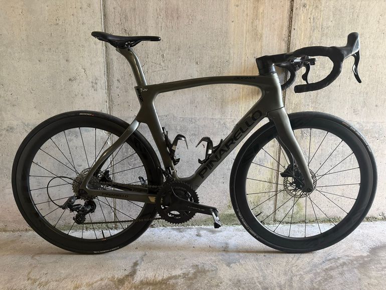 Used Pinarello Dogma Campagnolo Chorus 2023 Road & Gravel, Light Gray — image 1 of 5