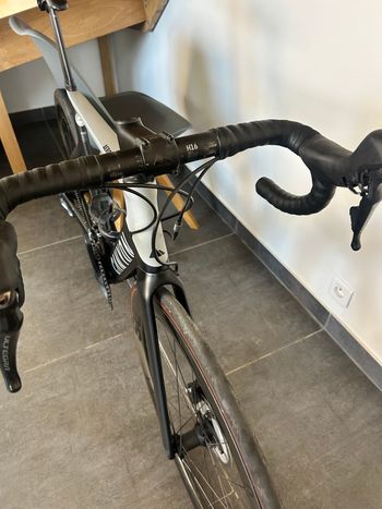 Używany Canyon Aeroad CF SL 8 Disc 2022 2022 Road & Gravel — zdjęcie 9 z 9