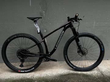 Used Leonardi Racing Custom Shimano Deore XT 2023 Mountainbike, Purple — image 2 of 3