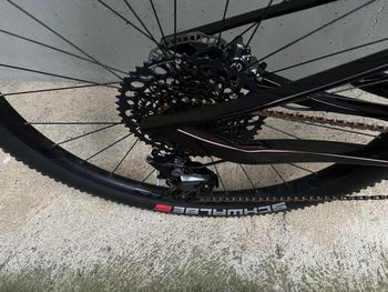 Used Leonardi Racing Custom Shimano Deore XT 2023 Mountainbike, Purple — image 3 of 3