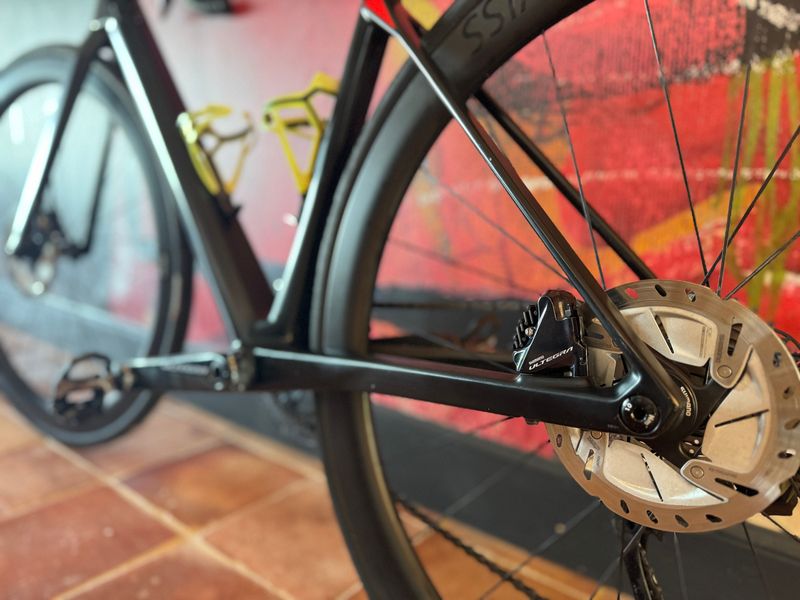 Used BMC Roadmachine 01 FOUR 2019 2019 Road & Gravel, Black — image 9 of 18