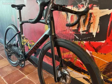 Used BMC Roadmachine 01 FOUR 2019 2019 Road & Gravel, Black — image 17 of 18