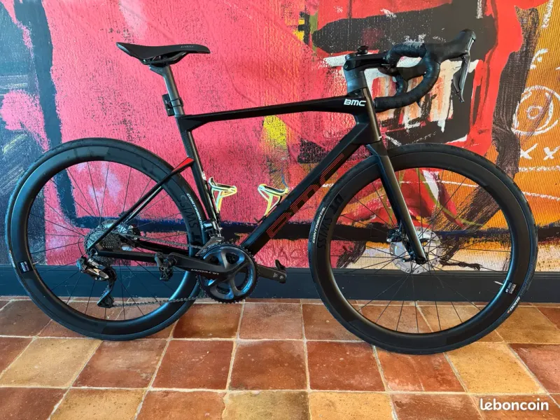 Used BMC Roadmachine 01 FOUR 2019 2019 Road & Gravel, Black — image 14 of 18