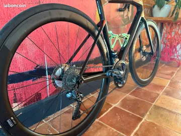Used BMC Roadmachine 01 FOUR 2019 2019 Road & Gravel, Black — image 3 of 18