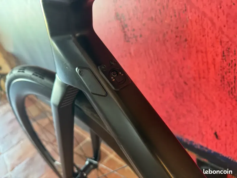 Used BMC Roadmachine 01 FOUR 2019 2019 Road & Gravel, Black — image 10 of 18
