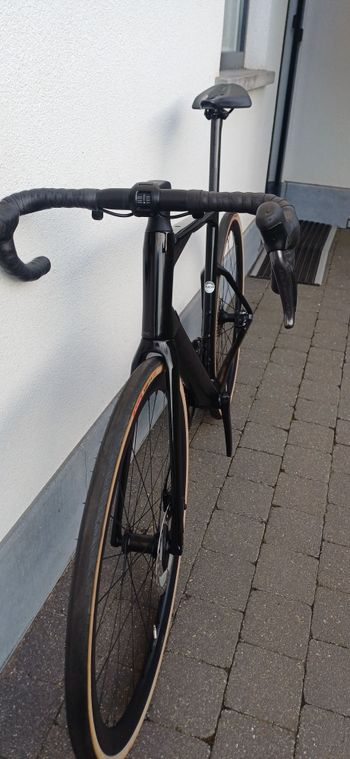 Used BMC Roadmachine 01 FIVE 2023 2023 Road & Gravel, Black — image 3 of 12
