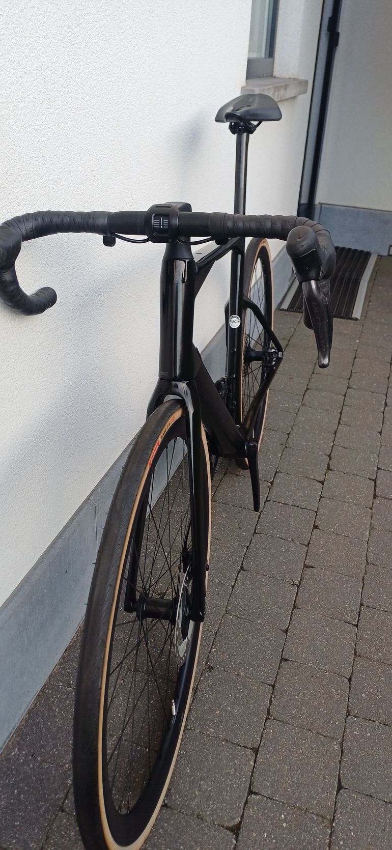 Used BMC Roadmachine 01 FIVE 2023 2023 Road & Gravel, Black — image 3 of 12