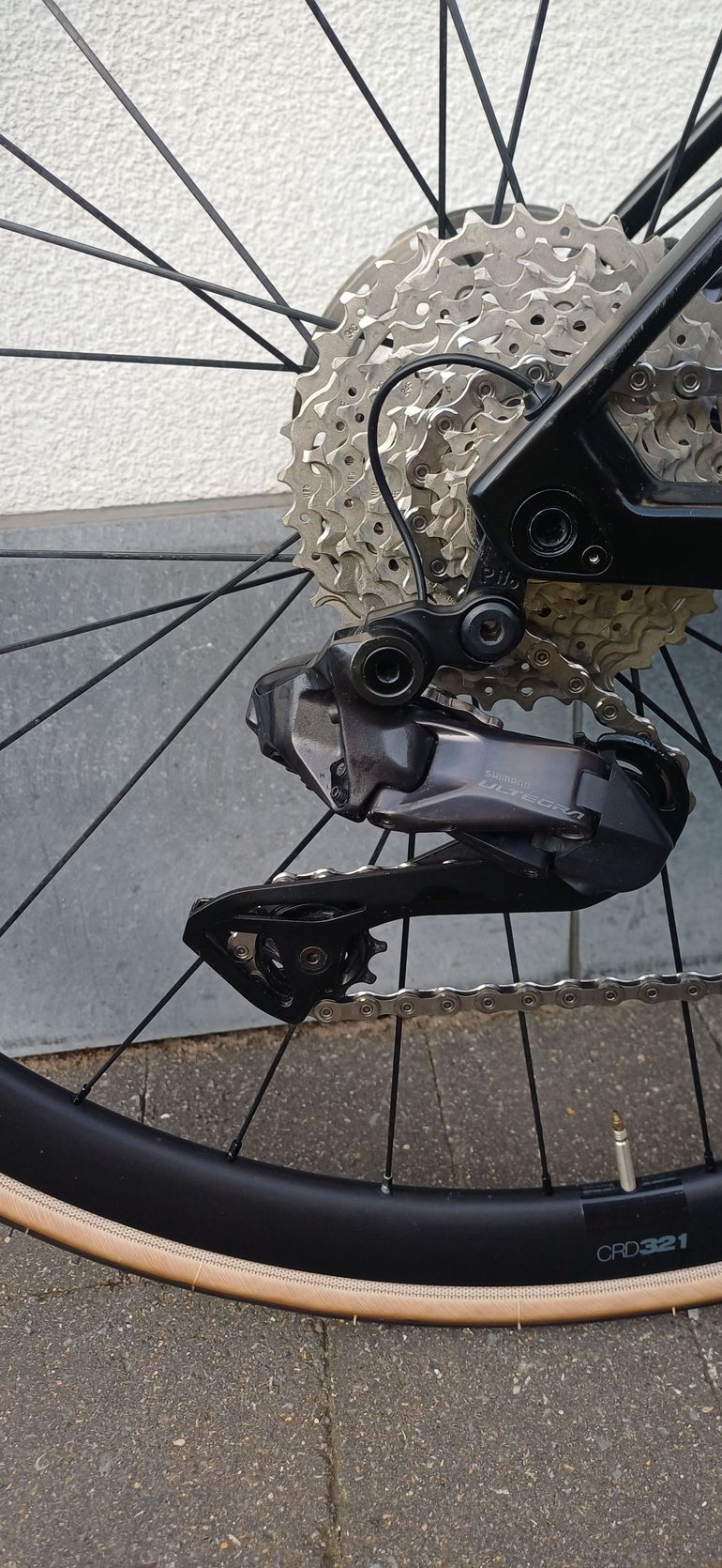 Used BMC Roadmachine 01 FIVE 2023 2023 Road & Gravel, Black — image 10 of 12