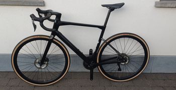 Used BMC Roadmachine 01 FIVE 2023 2023 Road & Gravel, Black — image 2 of 12