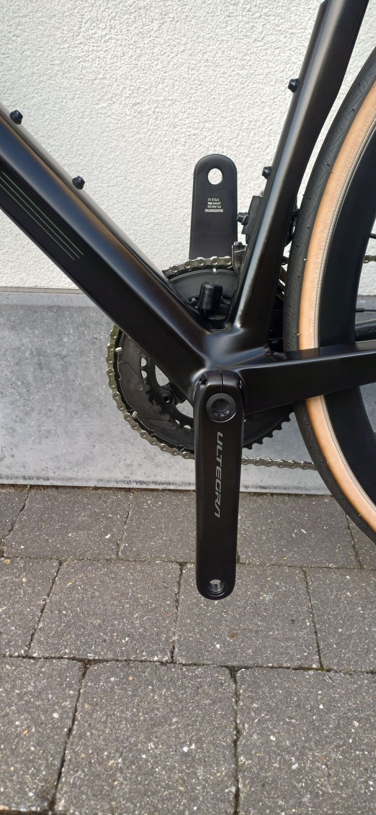 Used BMC Roadmachine 01 FIVE 2023 2023 Road & Gravel, Black — image 6 of 12