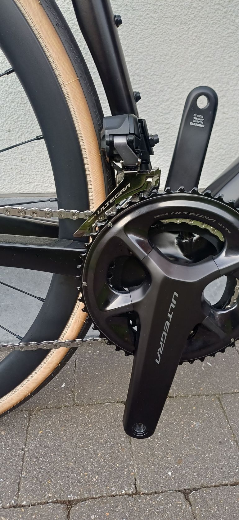 Used BMC Roadmachine 01 FIVE 2023 2023 Road & Gravel, Black — image 9 of 12