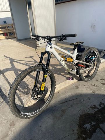 Tweedehands Canyon Torque CF CLLCTV FW 2022 2022 Mountainbike — afbeelding 1 van 6