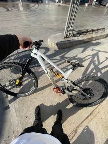 Tweedehands Canyon Torque CF CLLCTV FW 2022 2022 Mountainbike — afbeelding 3 van 6