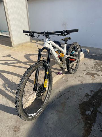 Tweedehands Canyon Torque CF CLLCTV FW 2022 2022 Mountainbike — afbeelding 2 van 6
