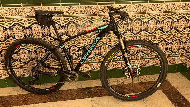 Used Orbea Alma Shimano Deore 2016 Mountainbike, Black — image 1 of 6