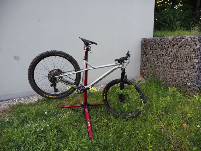 Used Orbea LAUFEY H10 2022 2022 Mountainbike, Light Gray, 29 — image 1 of 6