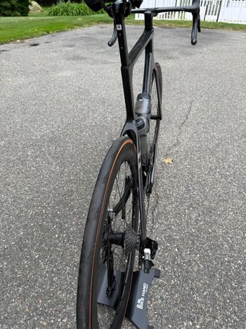 Used Canyon Aeroad CFR AXS 2024 2024 Road & Gravel, Black — image 5 of 10