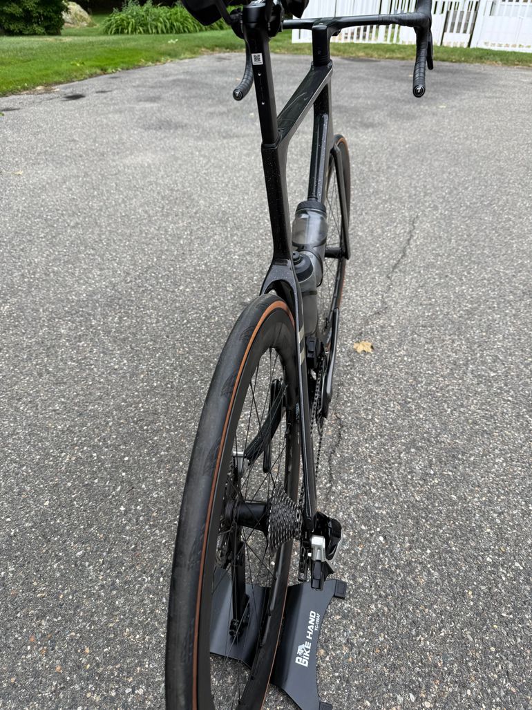 Used Canyon Aeroad CFR AXS 2024 2024 Road & Gravel, Black — image 5 of 10