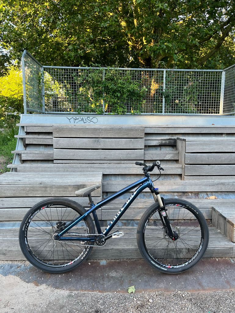 Gebrauchtes Octane One Custom Shimano Deore XT 2022 Mountainbike, Blau — Bild 1 von 4