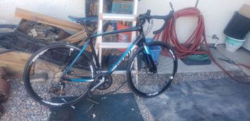 Used Giant Contend SL Disc 2 2017 2017 Road & Gravel