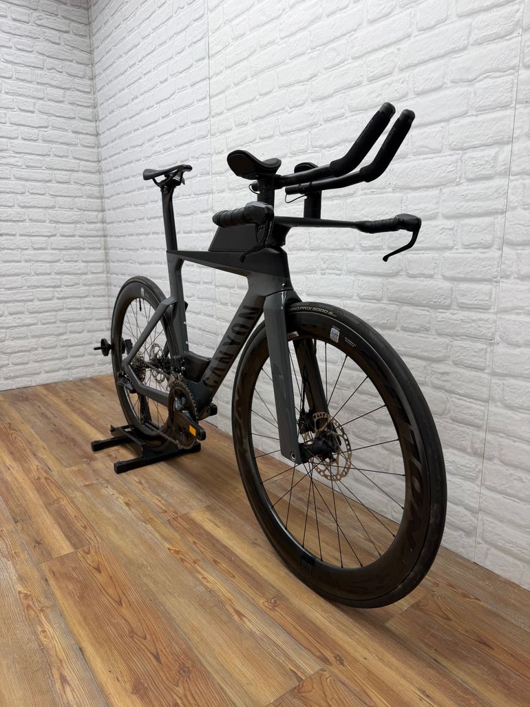 Used Canyon Speedmax CF 7 Di2 2024 2024 Road & Gravel, Light Gray — image 4 of 8