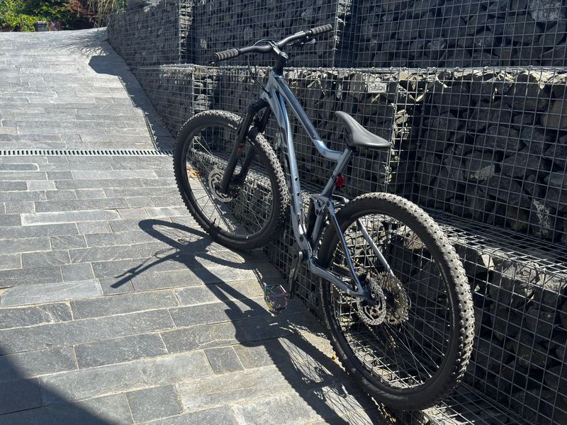 Used Giant Stance 29 2 2022 2022 Mountainbike, Blue, 29 — image 4 of 5