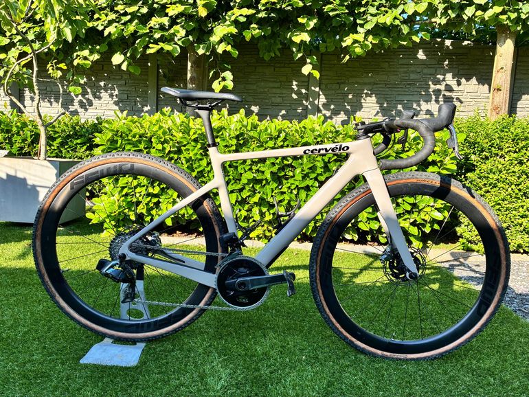 Gebrauchtes CERVELO ASPERO Custom SRAM Red eTap AXS 2025 Road & Gravel, Hellgrau — Bild 1 von 6