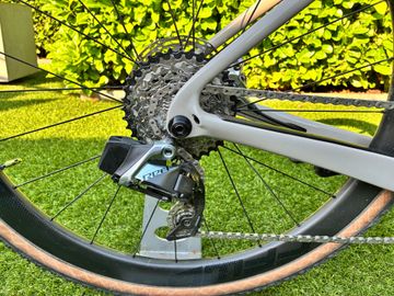Gebrauchtes CERVELO ASPERO Custom SRAM Red eTap AXS 2025 Road & Gravel, Hellgrau — Bild 3 von 6
