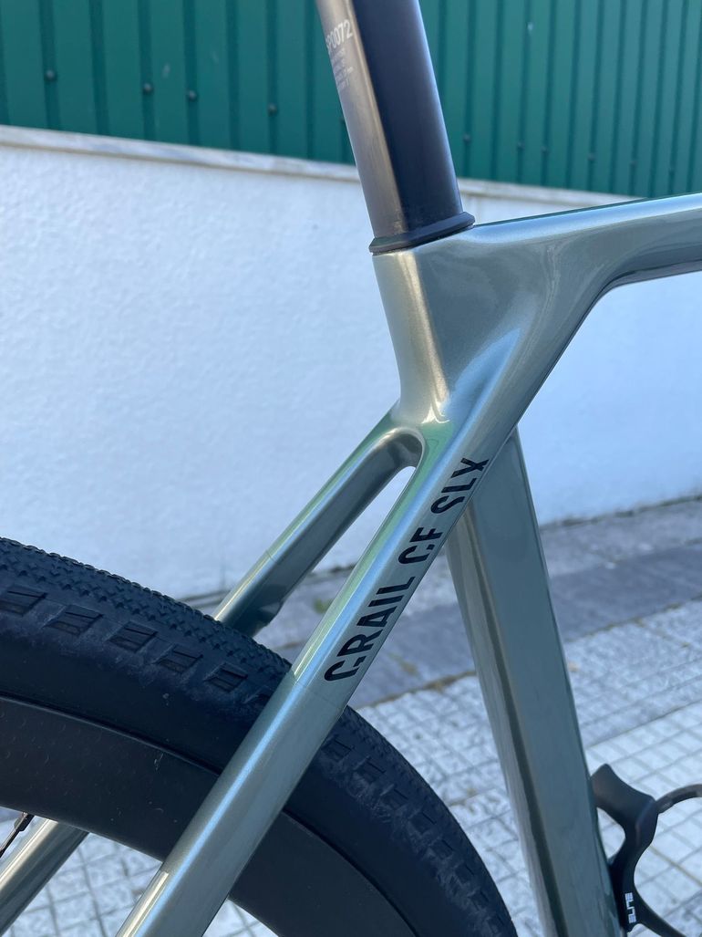 Used Canyon Grail CF SLX 8 AXS 2024 2024 Road & Gravel, Light Gray — image 11 of 35