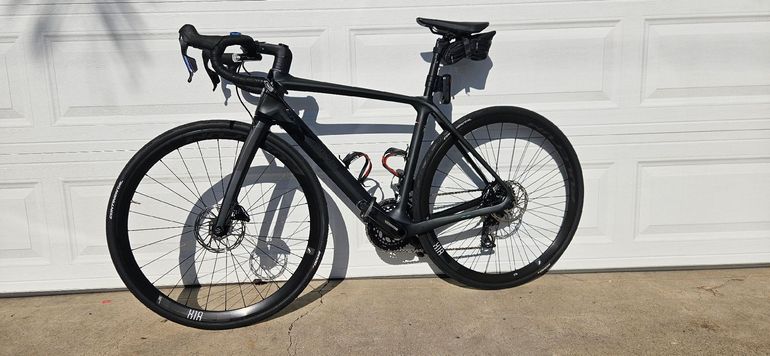 Used Bianchi Infinito CV 105 Di2 2023 Frameset 2023 Road & Gravel, Black — image 3 of 3
