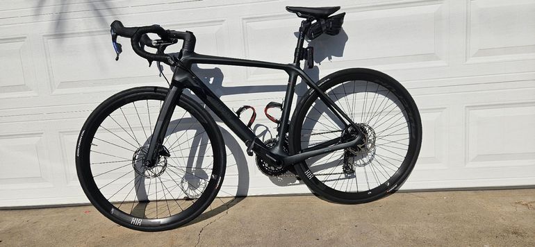 Used Bianchi Infinito CV 105 Di2 2023 Frameset 2023 Road & Gravel, Black — image 2 of 3