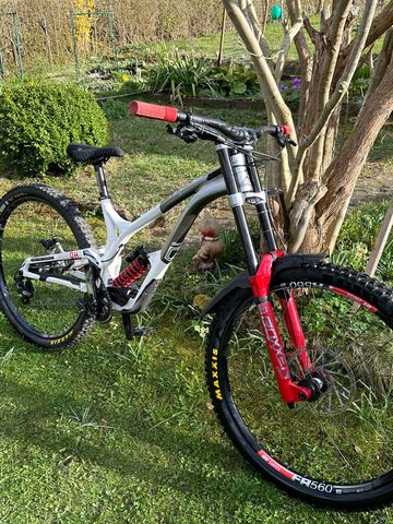 Used Commencal RACE KIT SUPREME SRAM X01 Eagle AXS 2021 Mountainbike, White — image 2 of 6