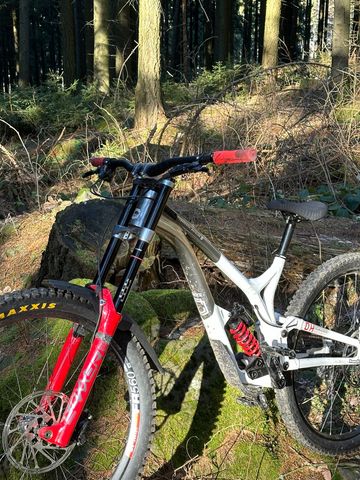 Used Commencal RACE KIT SUPREME SRAM X01 Eagle AXS 2021 Mountainbike, White — image 6 of 6