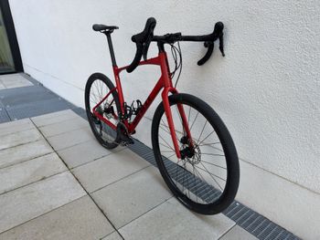 Used Giant Revolt 1 2022 2022 Road & Gravel, Red — image 5 of 15