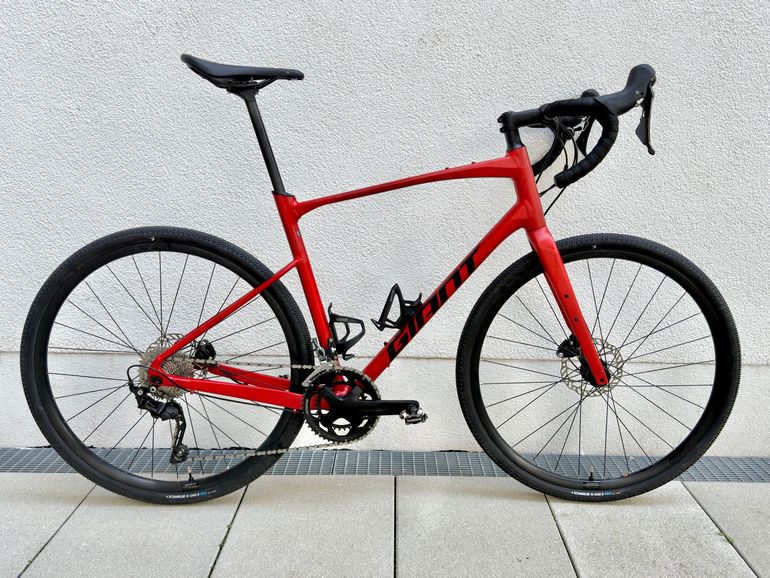 Used Giant Revolt 1 2022 2022 Road & Gravel, Red — image 1 of 16