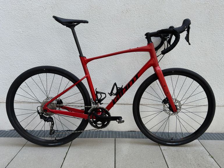 Used Giant Revolt 1 2022 2022 Road & Gravel, Red — image 1 of 15