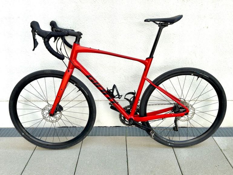Used Giant Revolt 1 2022 2022 Road & Gravel, Red — image 2 of 16