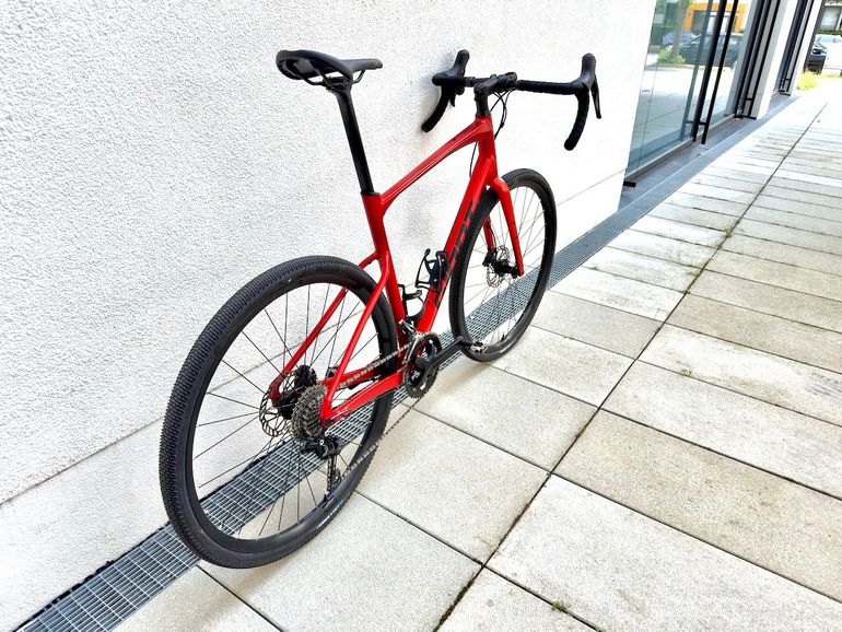 Used Giant Revolt 1 2022 2022 Road & Gravel, Red — image 4 of 16