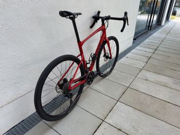 Used Giant Revolt 1 2022 2022 Road & Gravel, Red — image 6 of 15