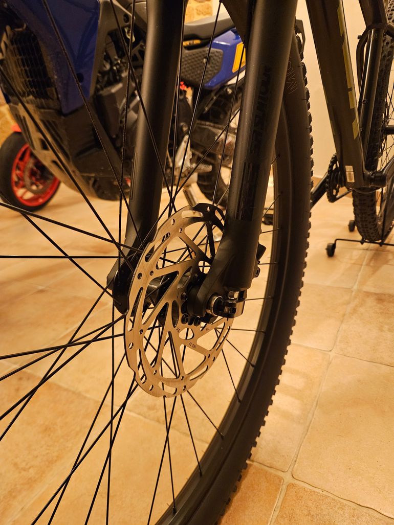 Used Trek Marlin 4 Gen 3 2026 2026 Mountainbike, Black, 26, 27.5, 29 — image 3 of 7